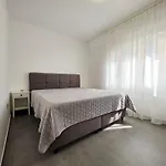 Ave Apartament Podstrana