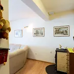 Ave Apartment *