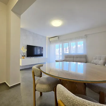Apartament Ave *