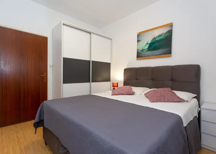 Ave Апартаменты Подстрана