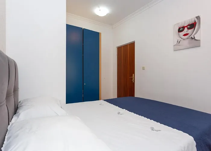 Ave * Подстрана