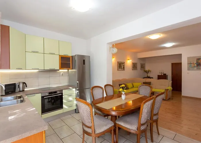 Ave * Подстрана