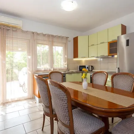 Ave Ποντστράνα