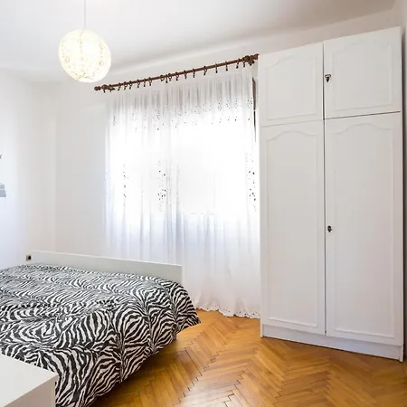 Διαμέρισμα Ave Ποντστράνα