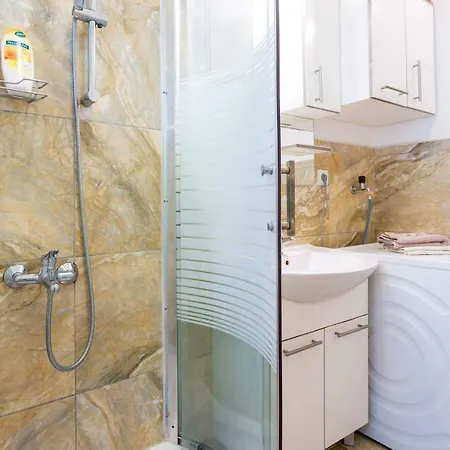 Ave Apartment Podstrana