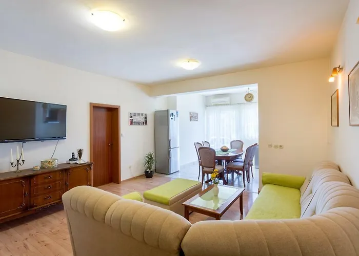 Ave * 포드스트라나