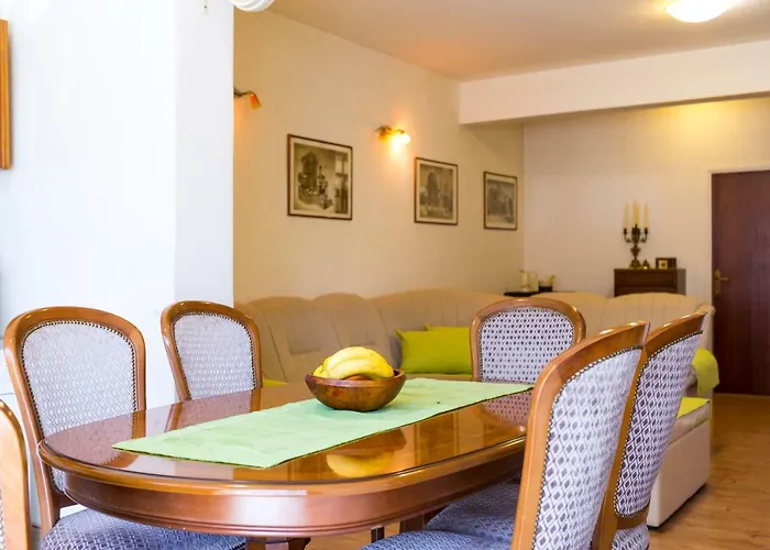 Ave 포드스트라나